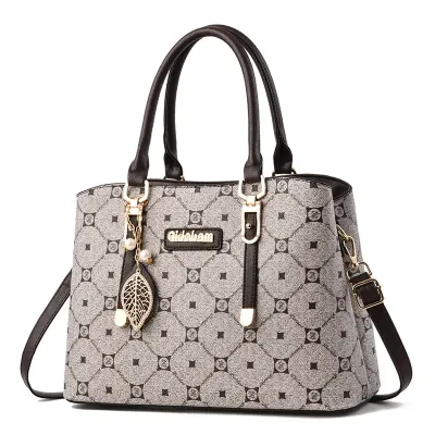 CAPACIOUS SHOULDER BAG FOR WOMEN